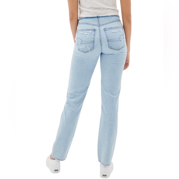 American Eagle Distressed 90s Straight Leg Light Wash Denim Jeans Size 6 - Picture 2 of 11